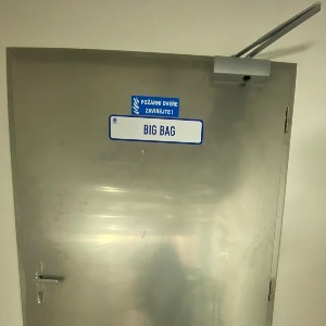 Nerezové dveře s požární odolností