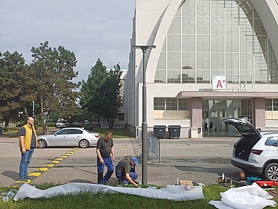 Stožár s dobíječkou bude umístěn v areálu BVV před pavilonem A