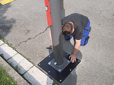 Instalace stožáru na přírubě