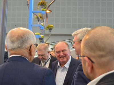 Ing Meloun s delegací z ministerstva průmyslu a obchodu web